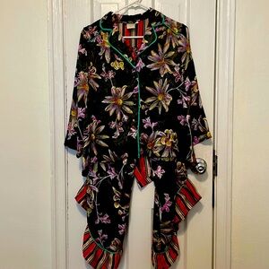 Eloise Sleep Set- patterned with a slit in the back